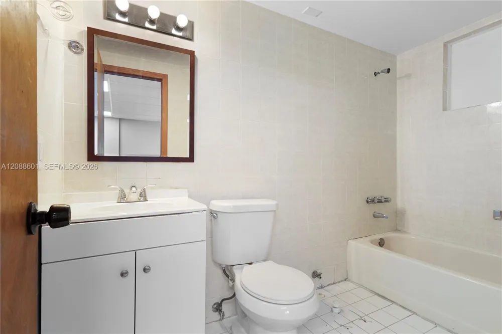 1740 NW 93 AV #1740 Doral, FL 33172