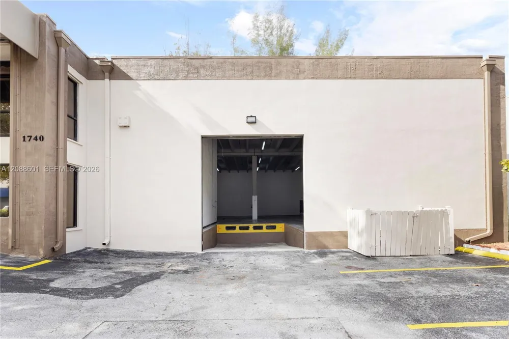 1740 NW 93 AV #1740 Doral, FL 33172