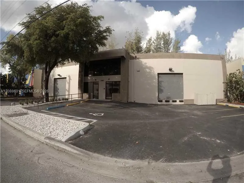 1740 NW 93 AV #1740 Doral, FL 33172