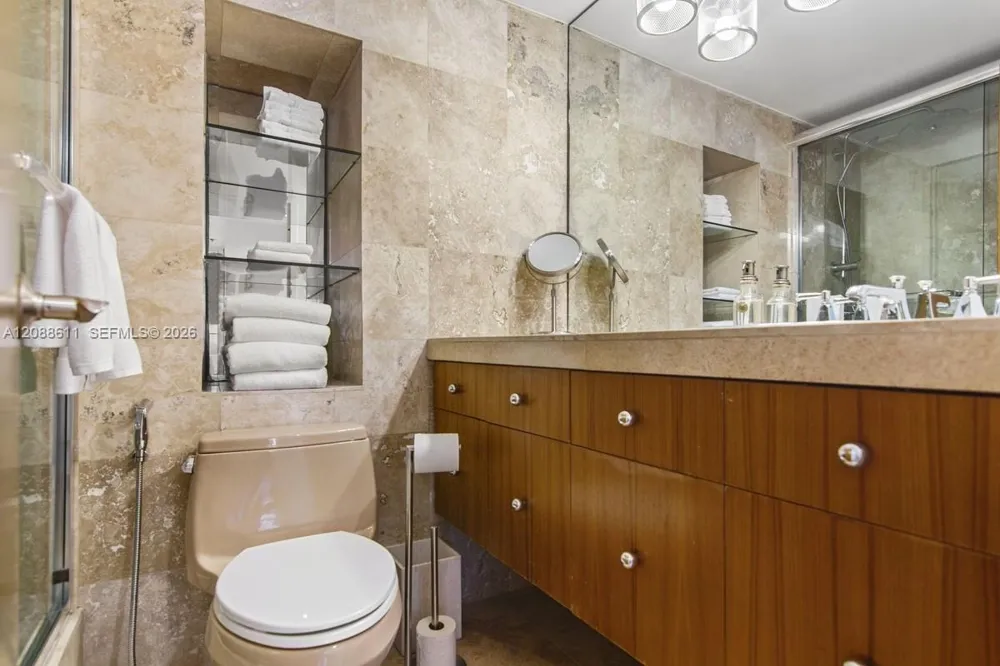 100 LINCOLN RD #748 Miami Beach, FL 33139