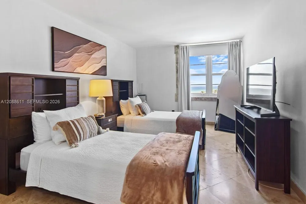 100 LINCOLN RD #748 Miami Beach, FL 33139
