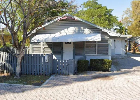 717 SW 2nd Court