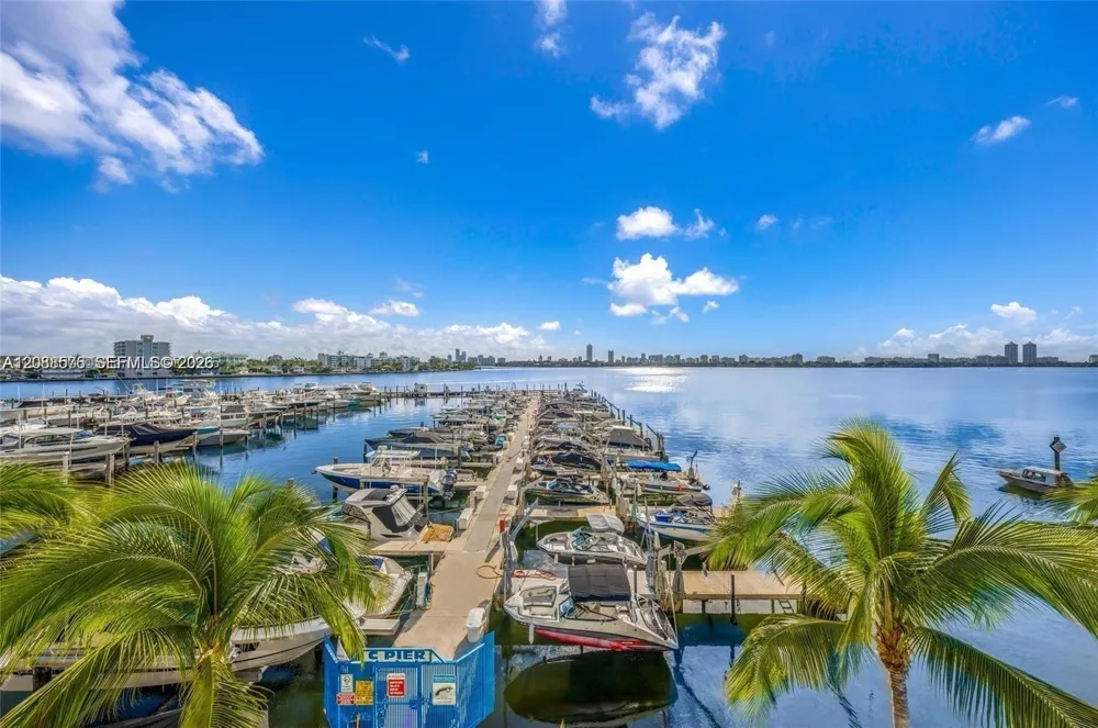 7601 E Treasure Dr #1722 North Bay Village, FL 33141