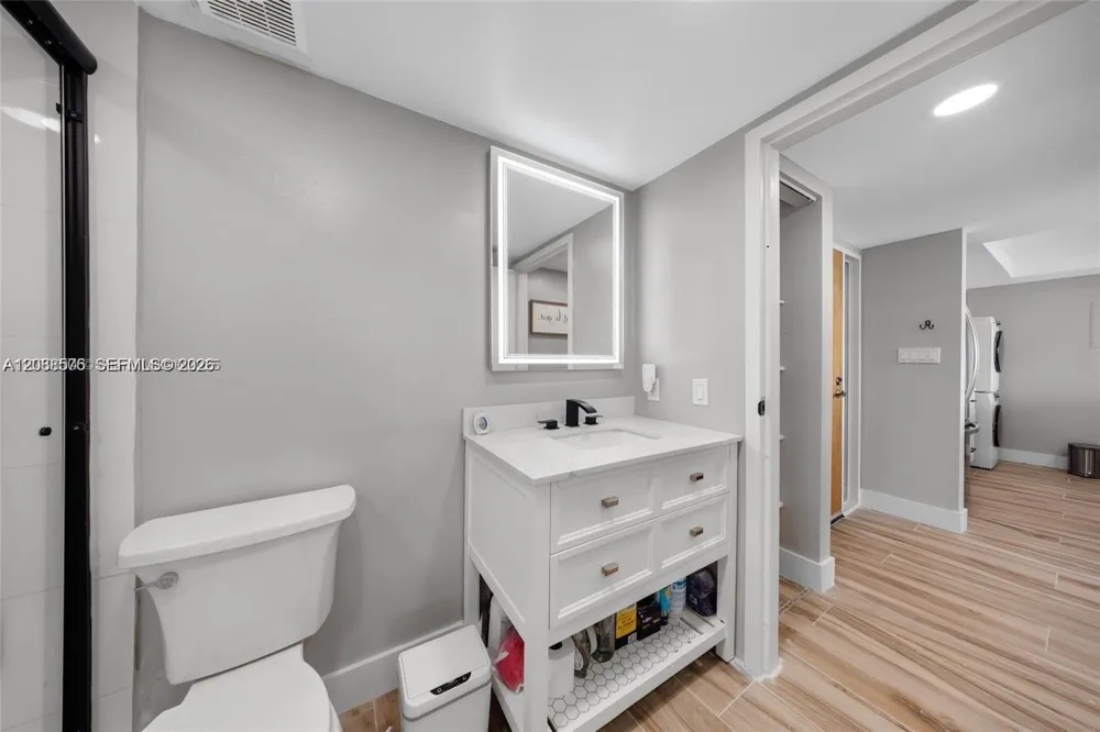 7601 E Treasure Dr #1722 North Bay Village, FL 33141