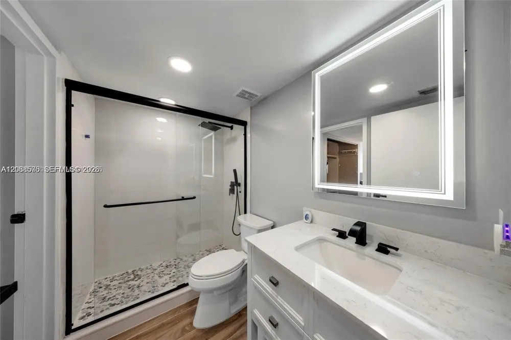 7601 E Treasure Dr #1722 North Bay Village, FL 33141