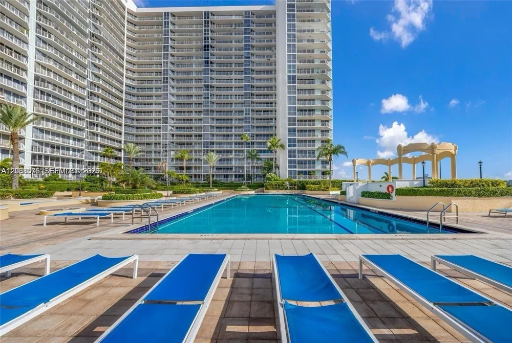 7601 E Treasure Dr #1722 North Bay Village, FL 33141