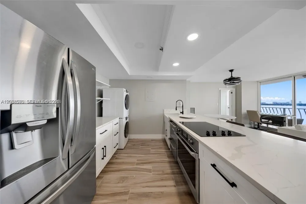 7601 E Treasure Dr #1722 North Bay Village, FL 33141