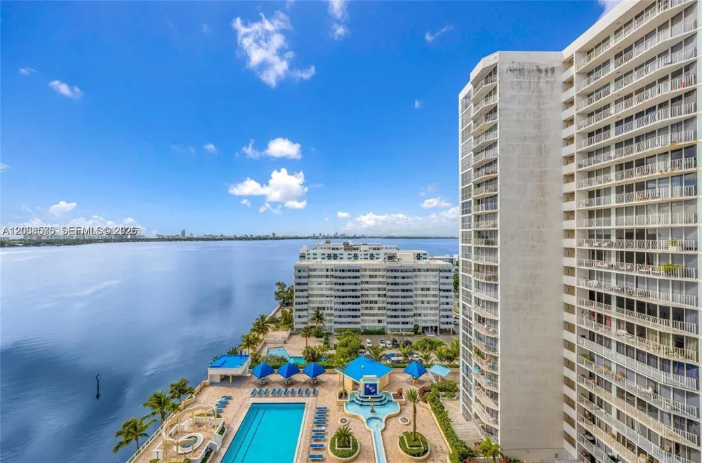7601 E Treasure Dr #1722 North Bay Village, FL 33141