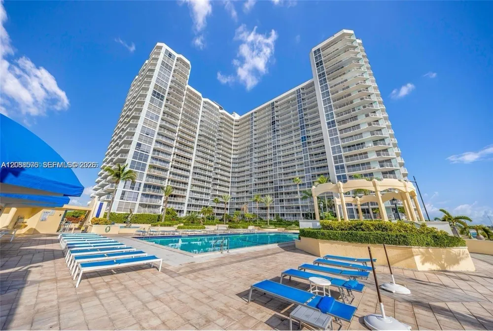 7601 E Treasure Dr #1722 North Bay Village, FL 33141