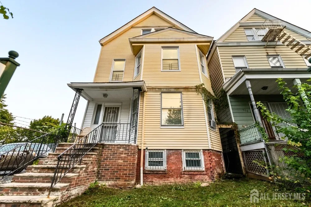 148 Fairmount Avenue #2 Newark, NJ 07103