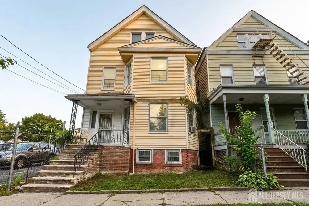 148 Fairmount Avenue #2 Newark, NJ 07103