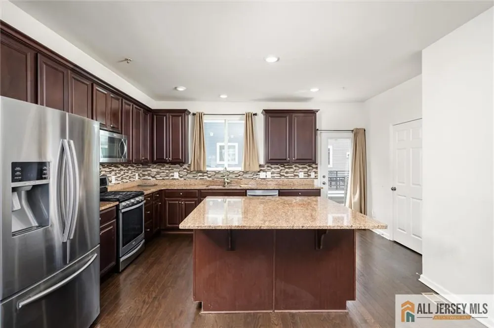21 Green Street North Brunswick, NJ 08902