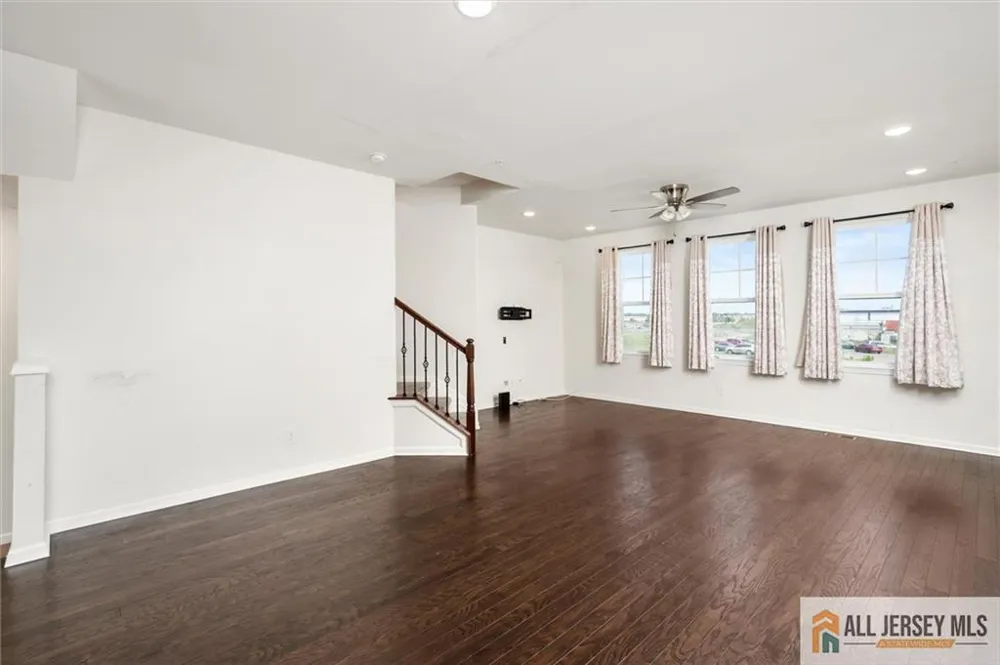 21 Green Street North Brunswick, NJ 08902