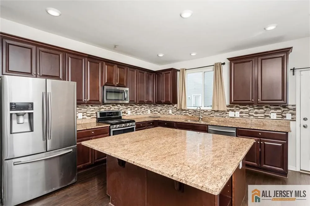 21 Green Street North Brunswick, NJ 08902