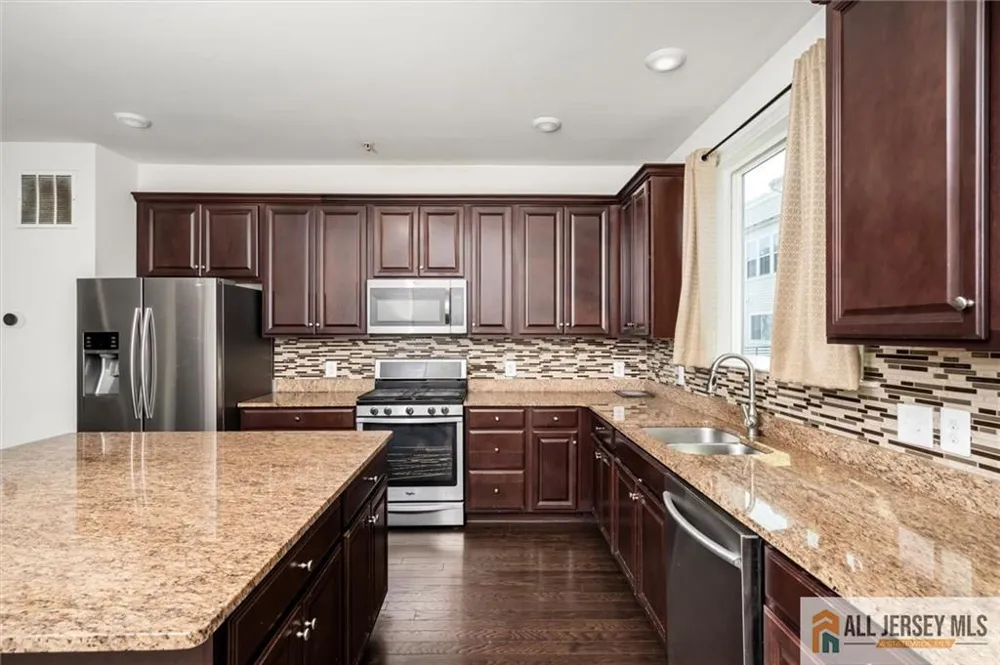 21 Green Street North Brunswick, NJ 08902