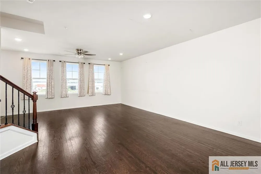 21 Green Street North Brunswick, NJ 08902
