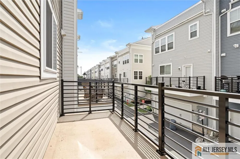21 Green Street North Brunswick, NJ 08902