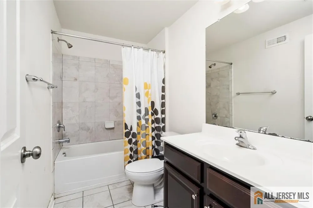 21 Green Street North Brunswick, NJ 08902