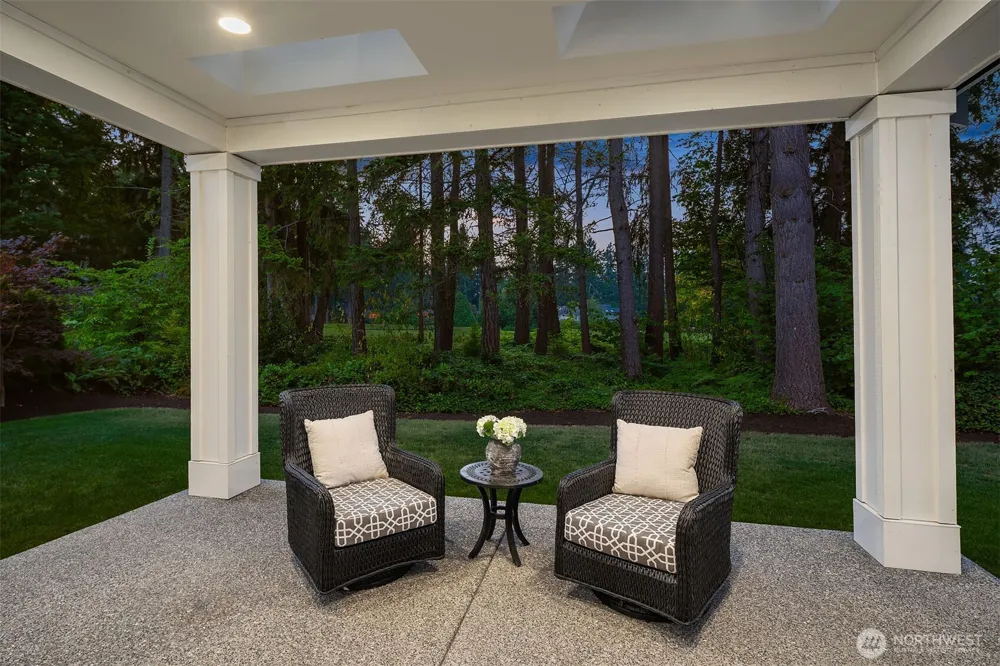 2025 211th Avenue NE Sammamish, WA 98074