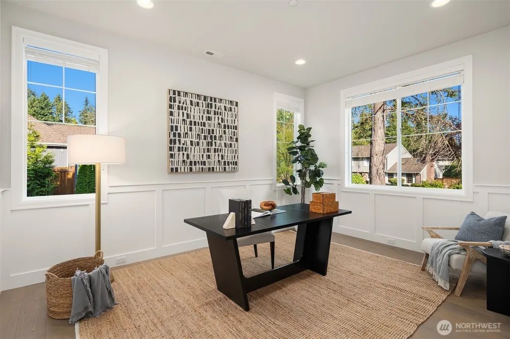 2025 211th Avenue NE Sammamish, WA 98074