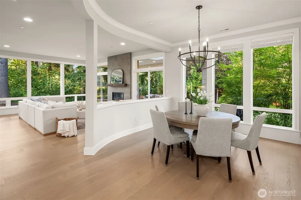 2025 211th Avenue NE Sammamish, WA 98074