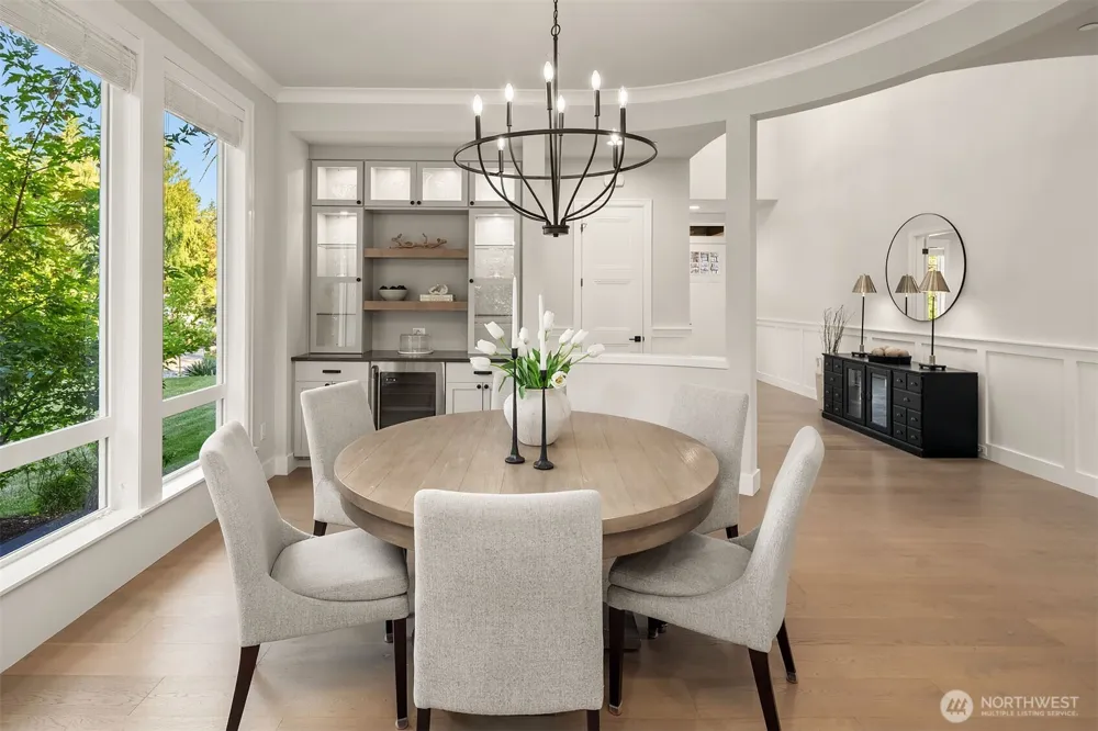 2025 211th Avenue NE Sammamish, WA 98074