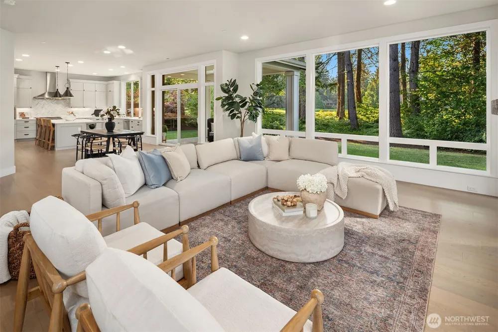 2025 211th Avenue NE Sammamish, WA 98074