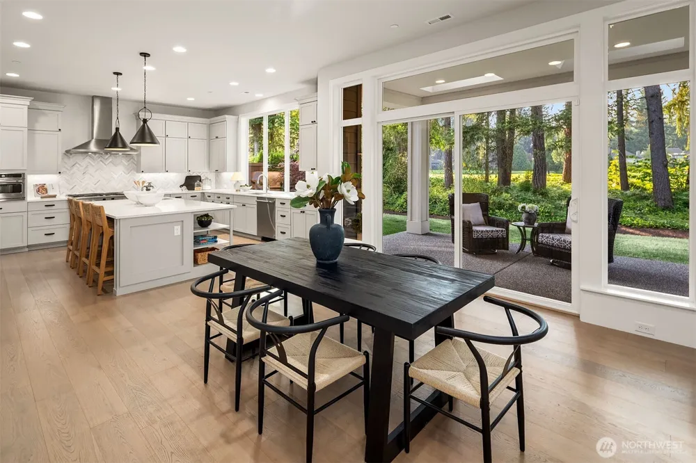 2025 211th Avenue NE Sammamish, WA 98074