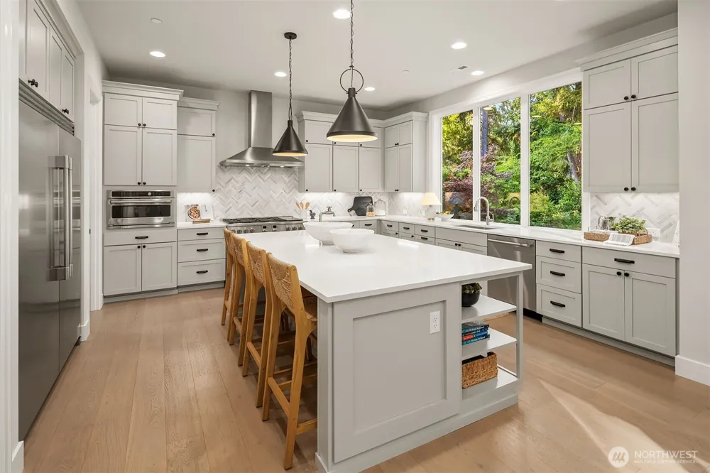 2025 211th Avenue NE Sammamish, WA 98074