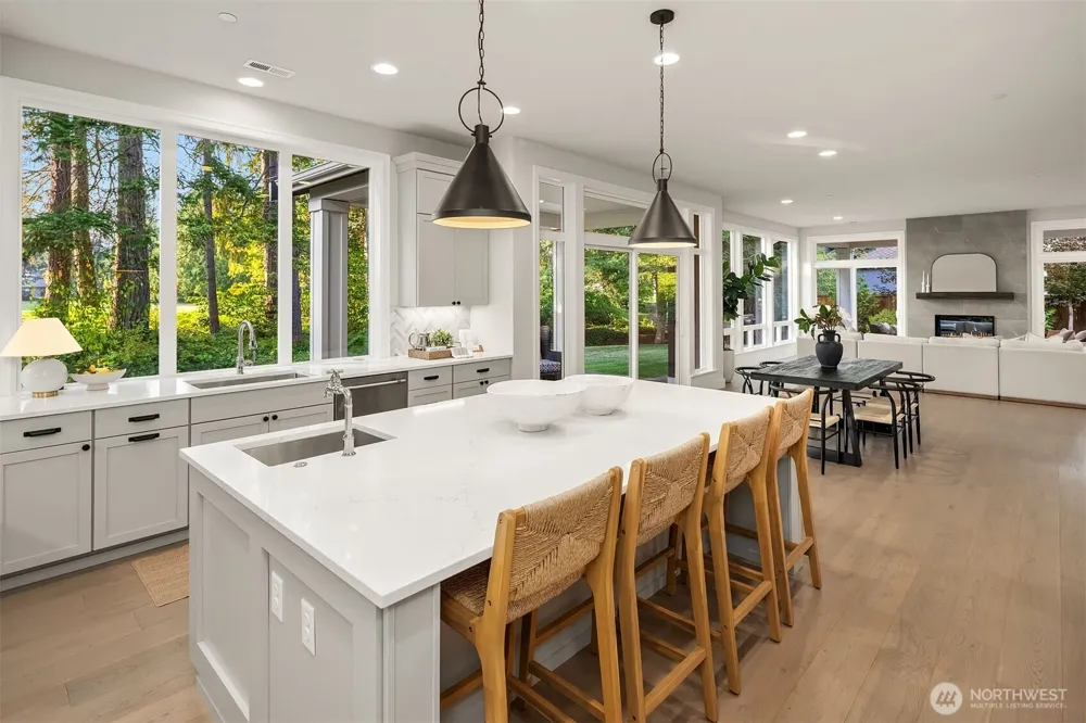 2025 211th Avenue NE Sammamish, WA 98074