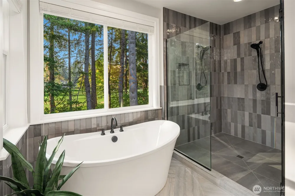 2025 211th Avenue NE Sammamish, WA 98074