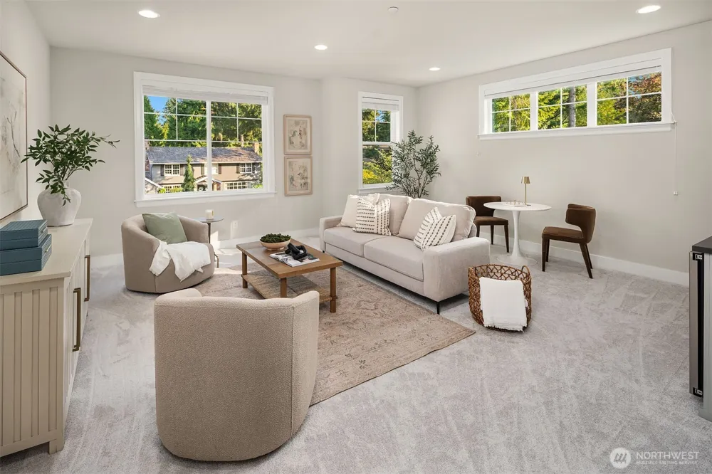2025 211th Avenue NE Sammamish, WA 98074