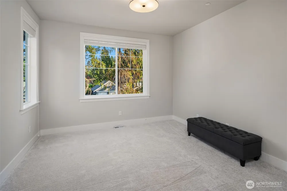 2025 211th Avenue NE Sammamish, WA 98074