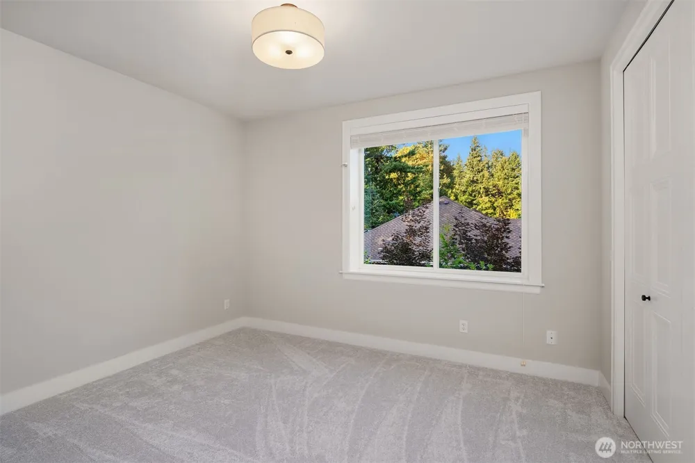 2025 211th Avenue NE Sammamish, WA 98074