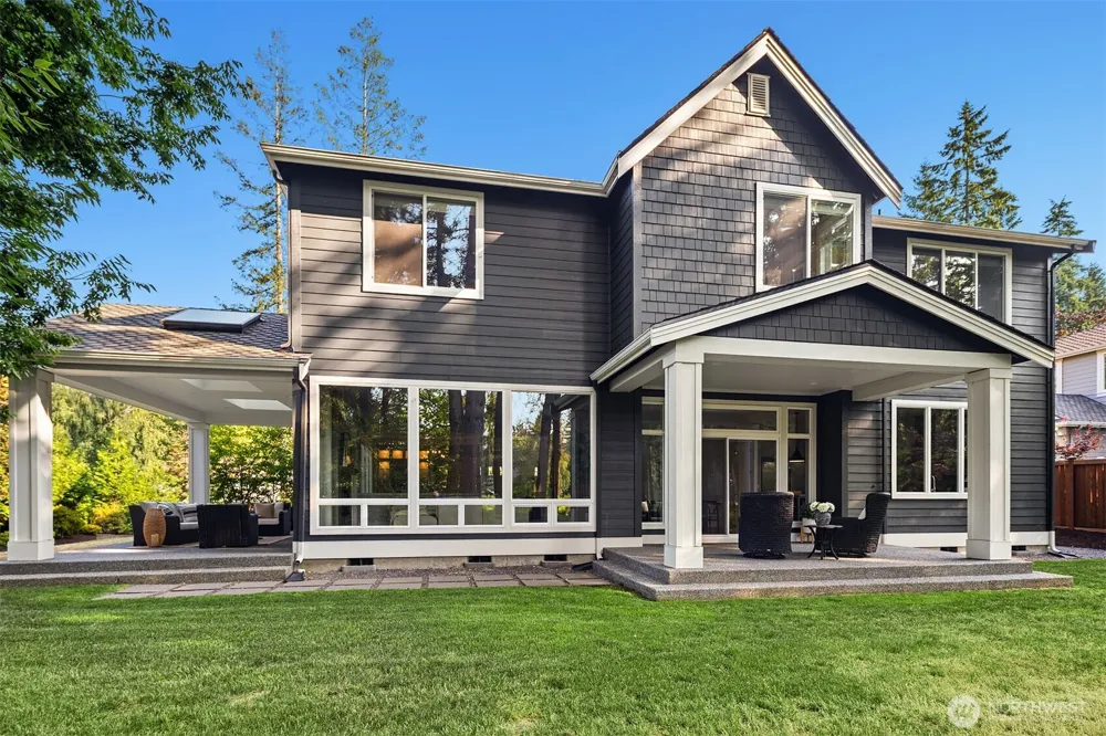 2025 211th Avenue NE Sammamish, WA 98074