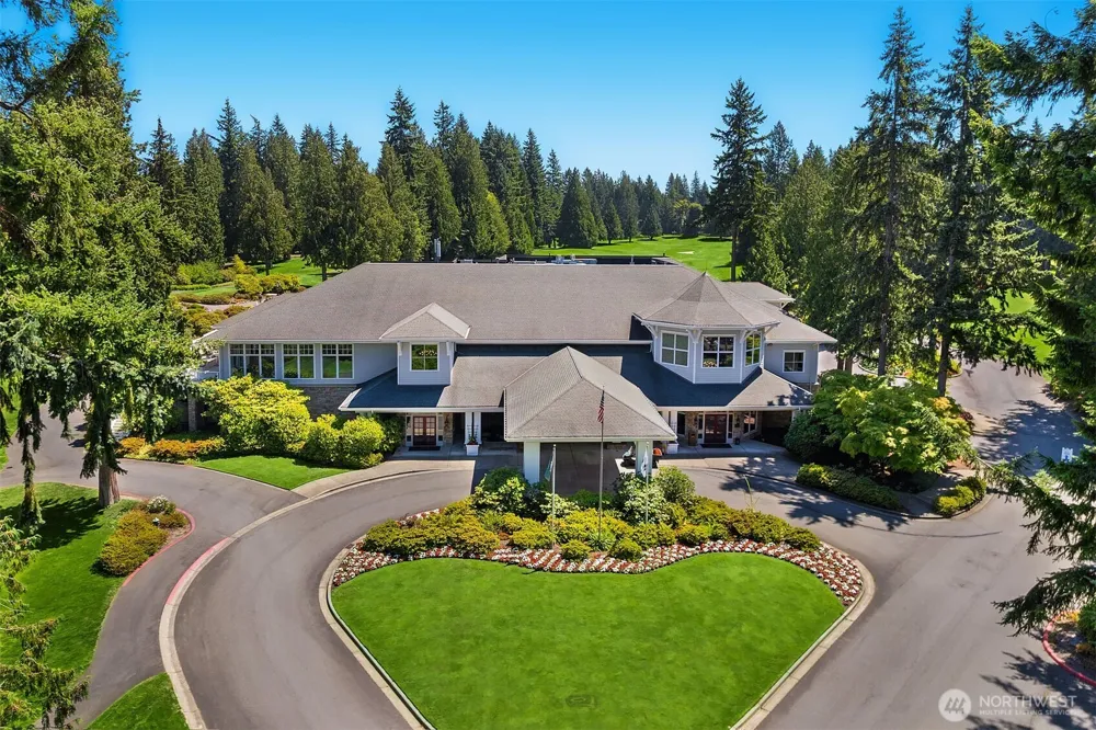 2025 211th Avenue NE Sammamish, WA 98074