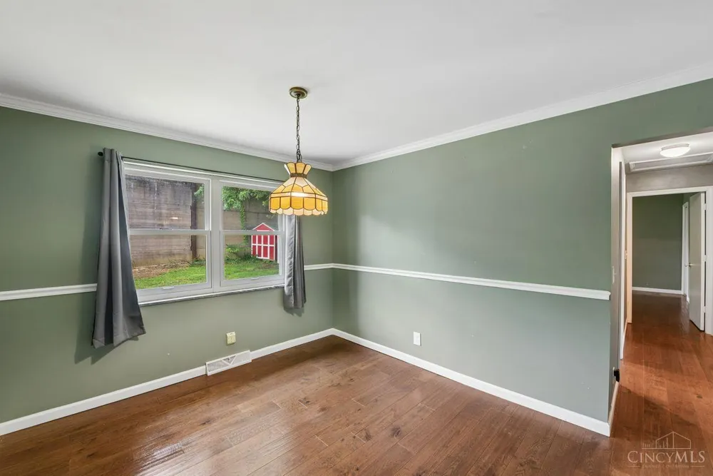 10421 Twinkle Lane Montgomery, OH 45242