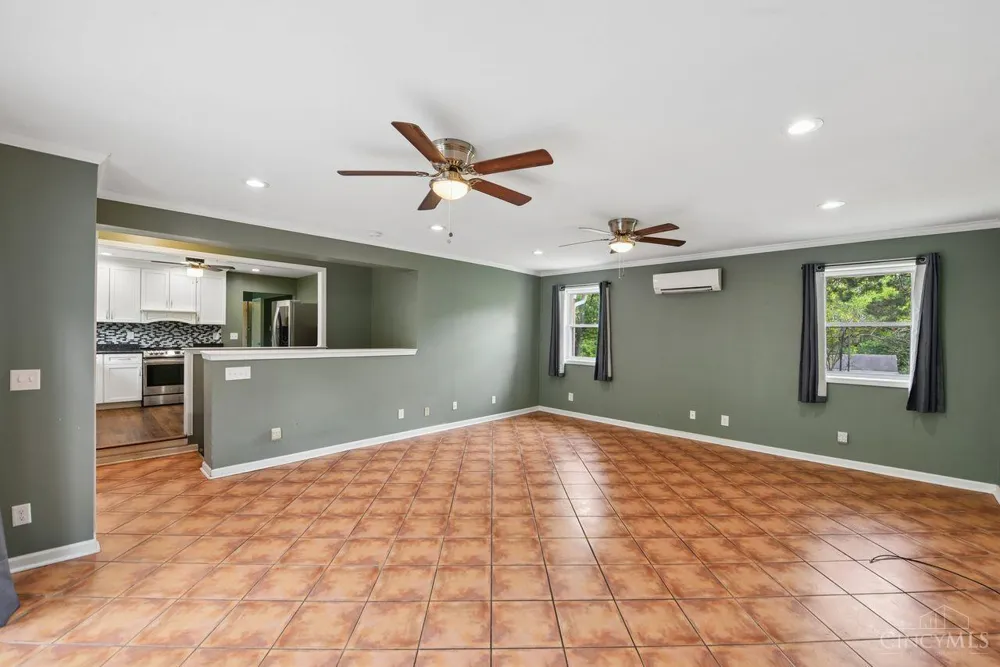 10421 Twinkle Lane Montgomery, OH 45242