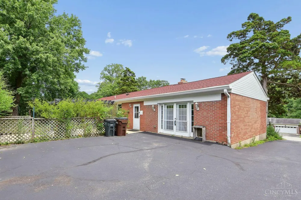10421 Twinkle Lane Montgomery, OH 45242