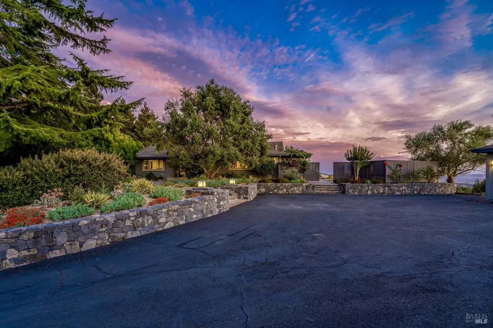 4737 Pressley Road Santa Rosa, CA 95404