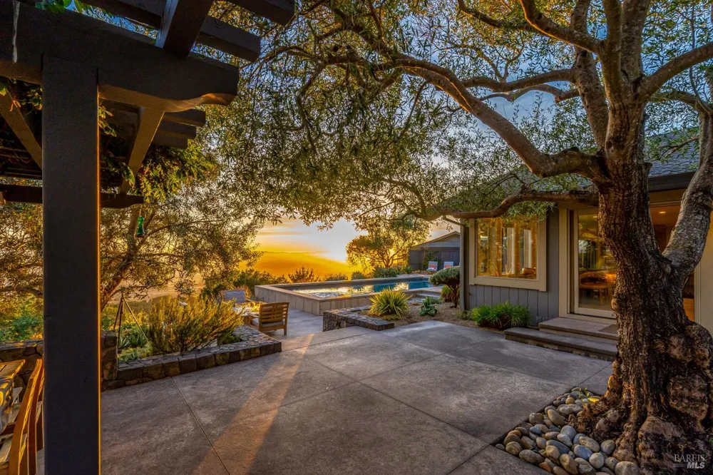 4737 Pressley Road Santa Rosa, CA 95404