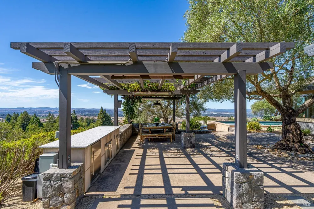 4737 Pressley Road Santa Rosa, CA 95404