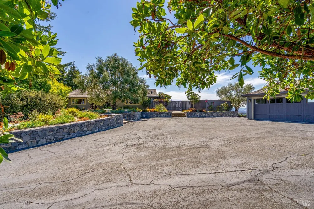 4737 Pressley Road Santa Rosa, CA 95404