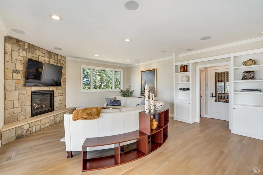 4737 Pressley Road Santa Rosa, CA 95404