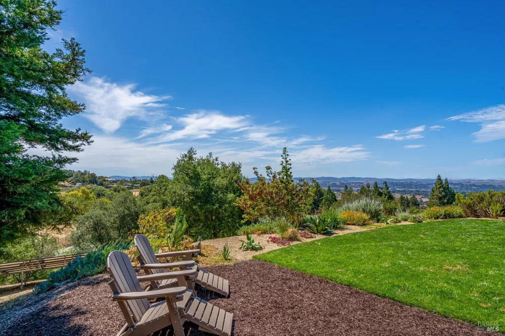 4737 Pressley Road Santa Rosa, CA 95404