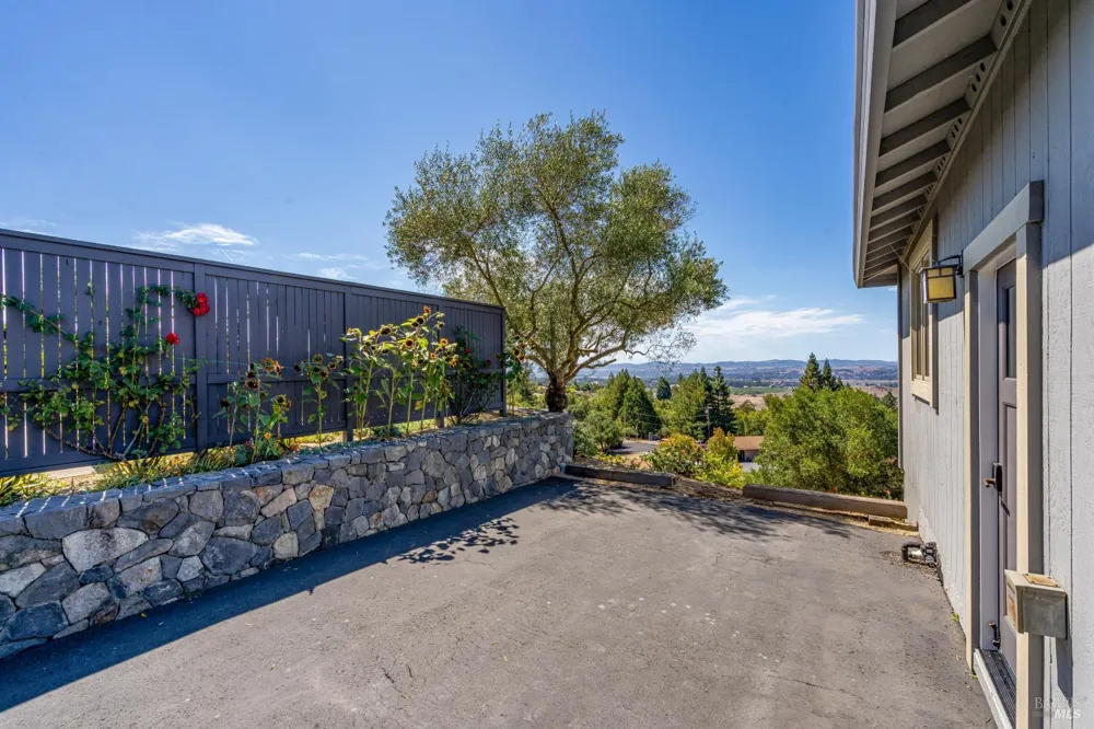 4737 Pressley Road Santa Rosa, CA 95404