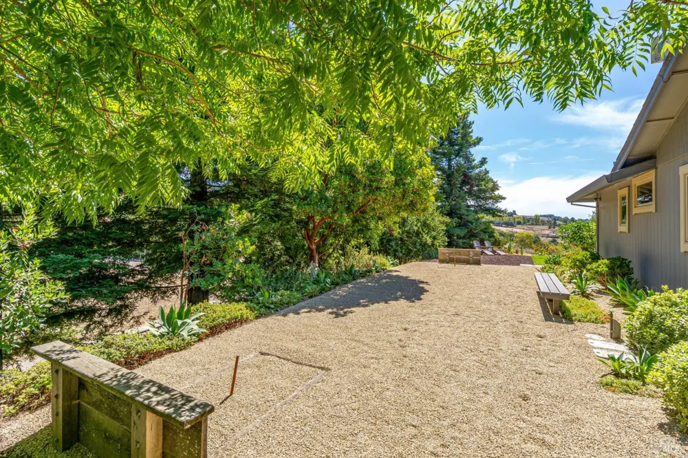 4737 Pressley Road Santa Rosa, CA 95404