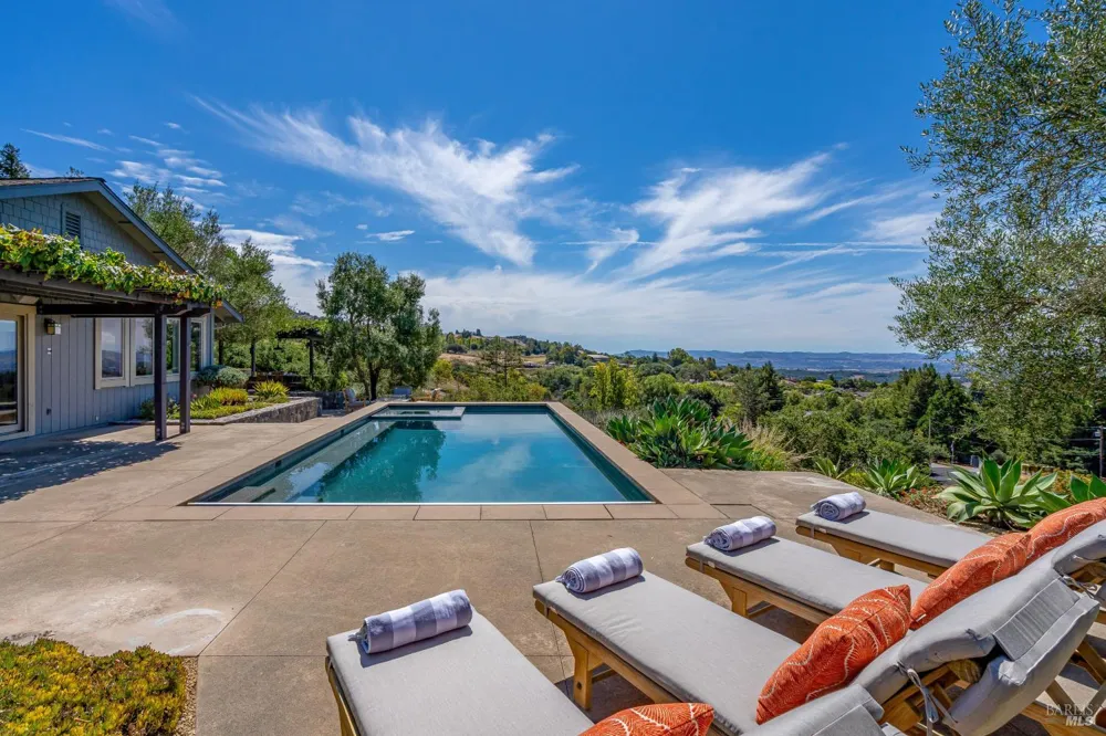 4737 Pressley Road Santa Rosa, CA 95404