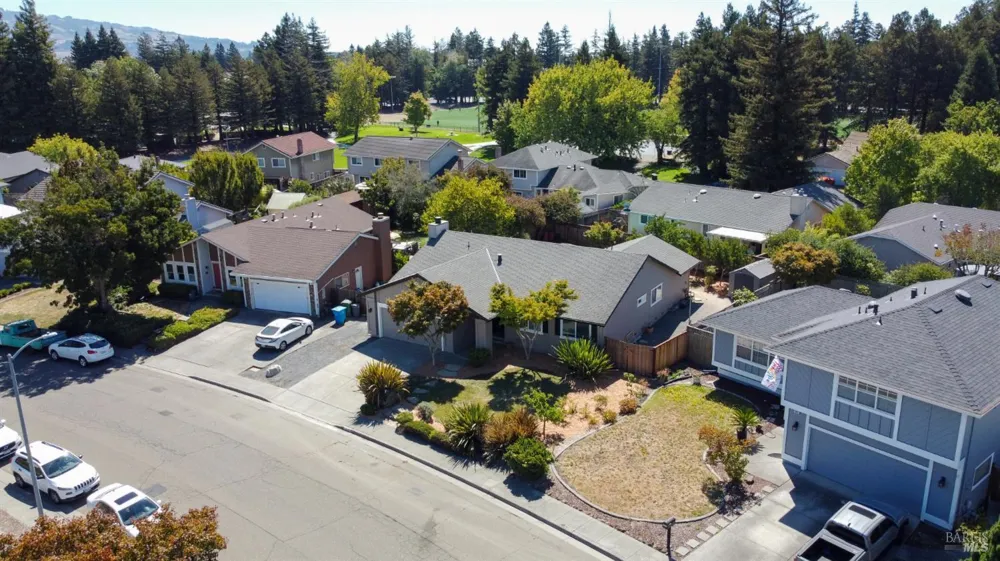 1119 Santa Cruz Way Rohnert Park, CA 94928