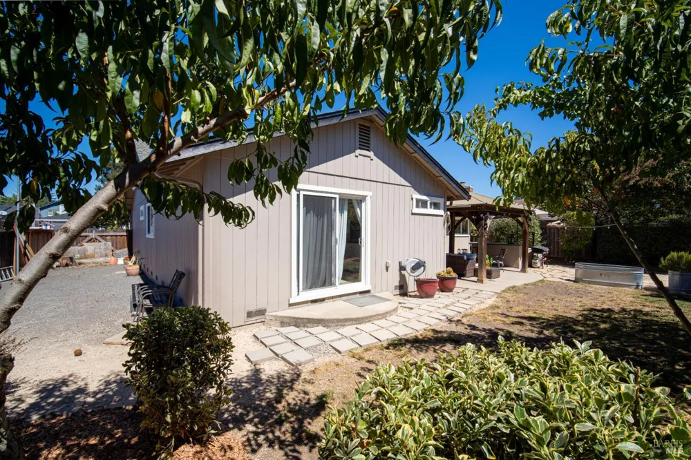 1119 Santa Cruz Way Rohnert Park, CA 94928